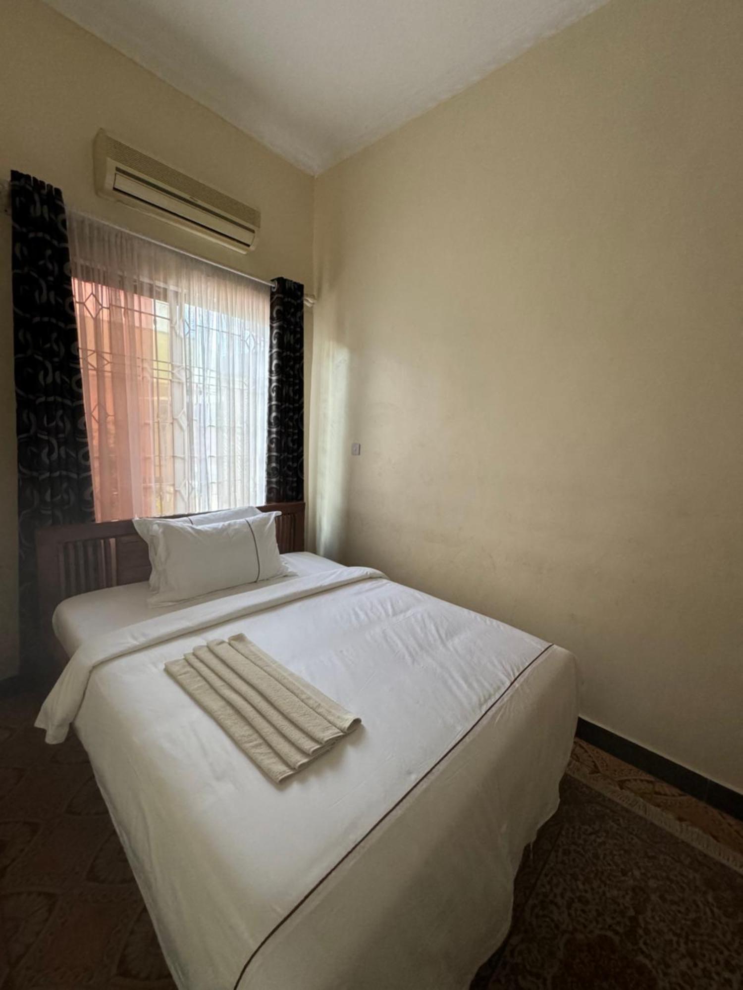 G & S Executive Lodge Dar es Salaam Exterior photo